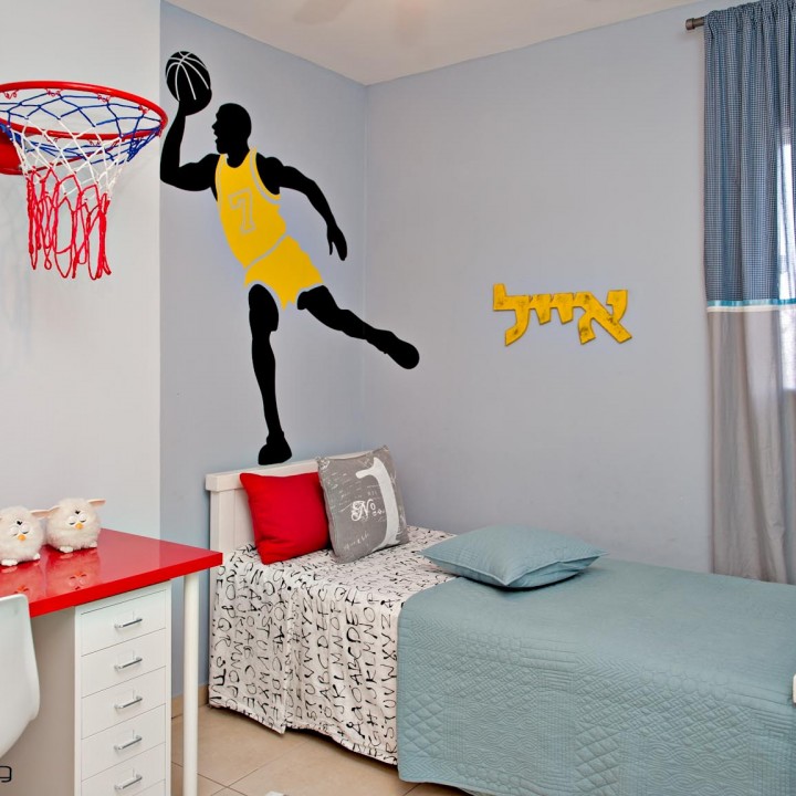 כך תעצבו חדר מדליק לילד שאוהב כדורסל